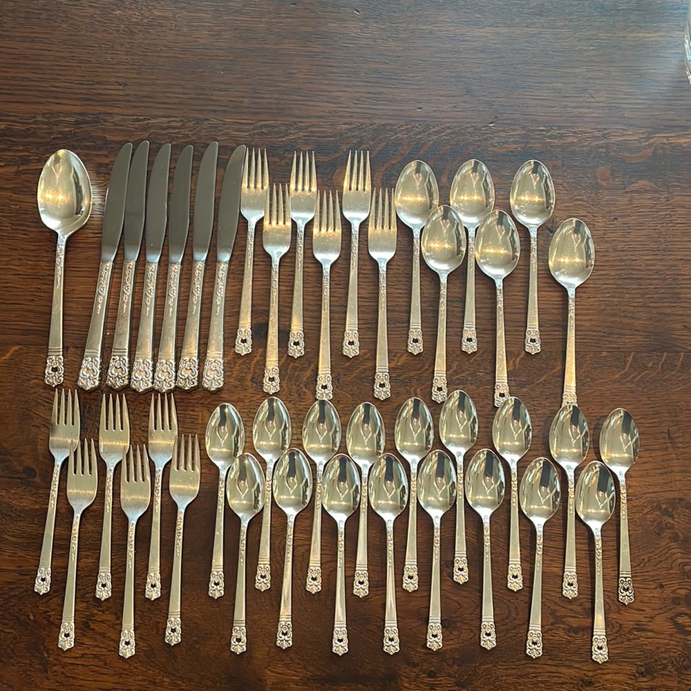 Silverplate 1970 “Scandinavia” by Oneida Silver 42 Piece Service for 6